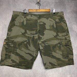 Wrangler Mens Camo Cargo Shorts size 40 - 42 Green Cotton Stretch Camouflage‎